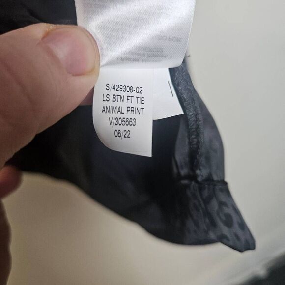 GAP Button-Front Tie Top XL Grey & Black Cheetah Print NWT - Picture 5 of 5